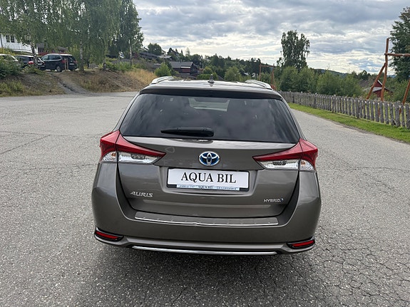Toyota Auris 8 of 19