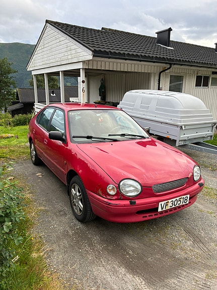 Toyota Corolla 4 of 5