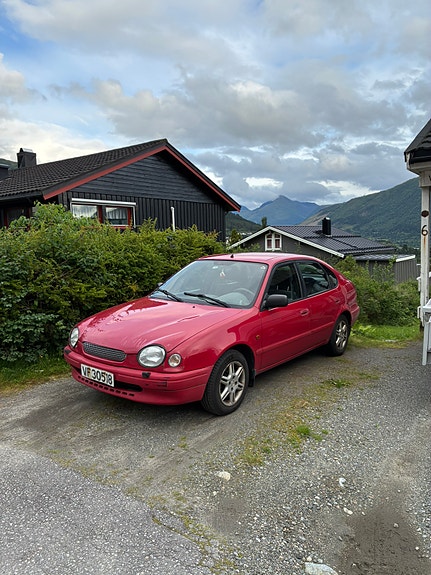 Toyota Corolla 2 of 5
