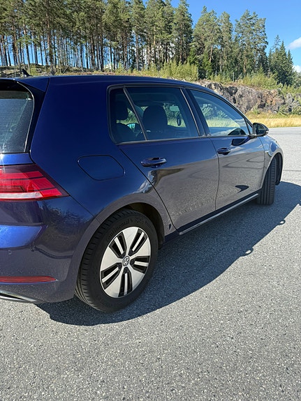 Volkswagen e-Golf VII 5 of 5