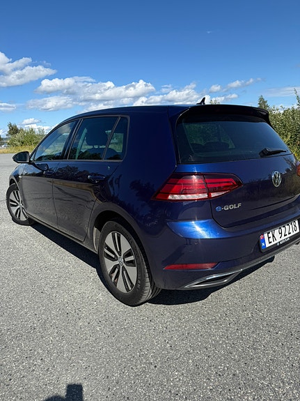 Volkswagen e-Golf VII 4 of 5