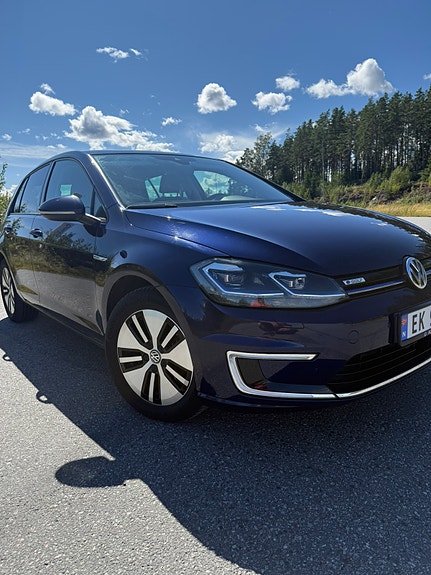 Volkswagen e-Golf VII 2 of 5