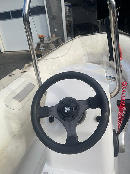 Suzumar RIB 25hk 11 of 12