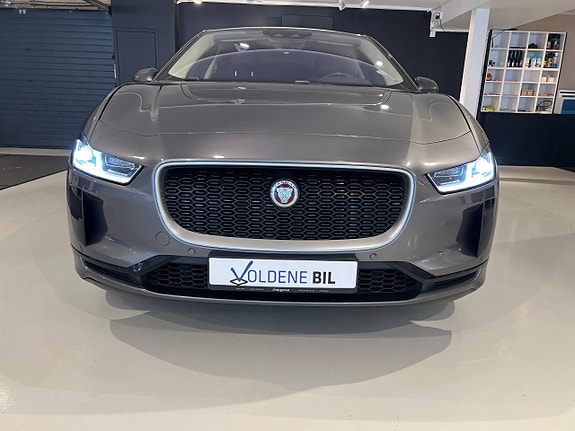 Jaguar I-PACE 2 of 5