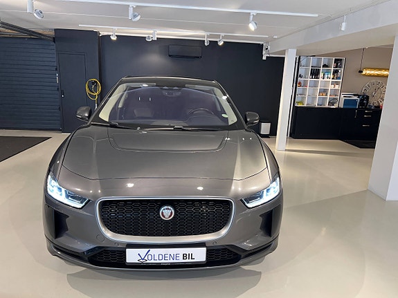 Jaguar I-PACE 3 of 5