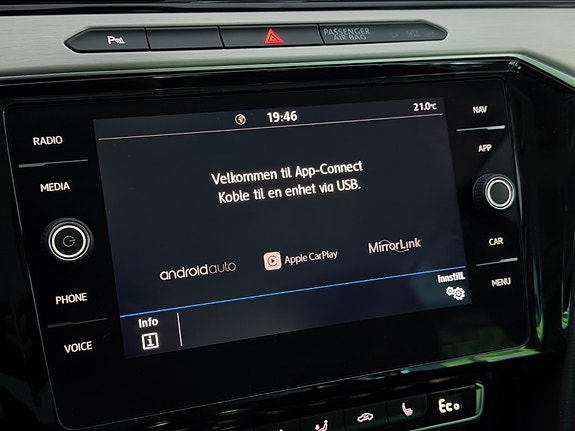 Volkswagen Passat 29 of 30