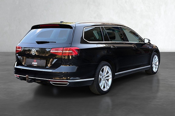 Volkswagen Passat 6 of 30