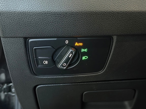 Volkswagen Passat 17 of 30