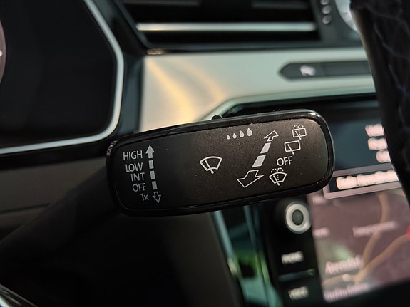 Volkswagen Passat 14 of 30