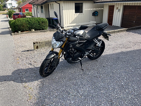 Yamaha MT-125 2 of 5