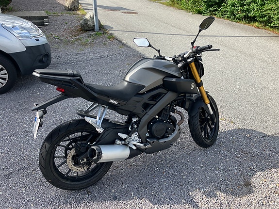 Yamaha MT-125 4 of 5