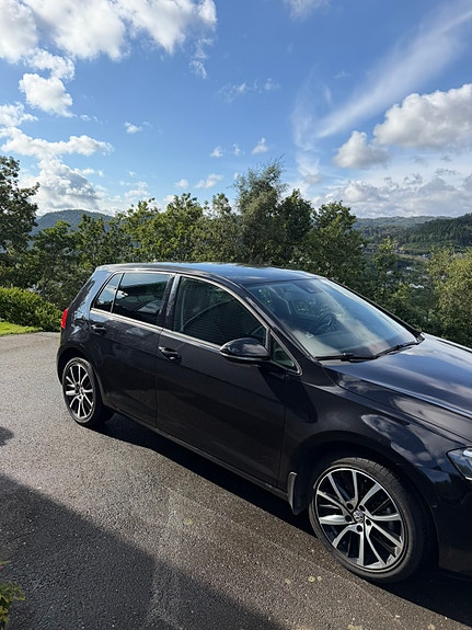 Volkswagen Golf VII 2 of 5