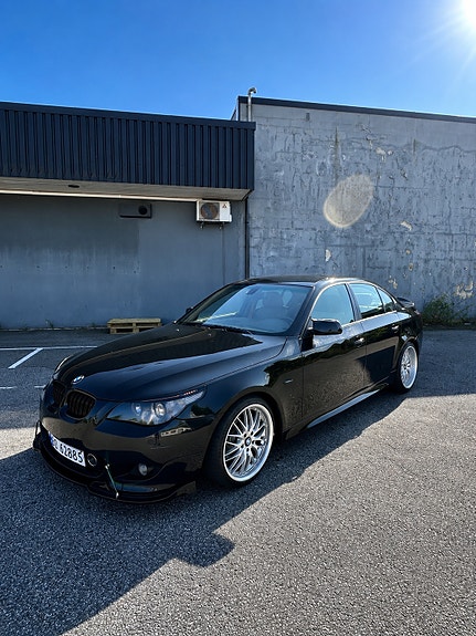 BMW 525d 2 of 5