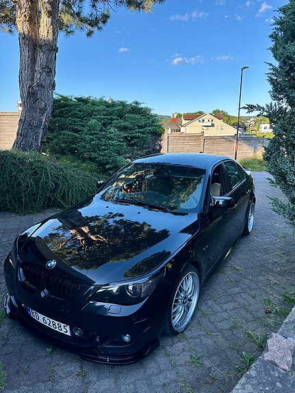 BMW 525d 4 of 5
