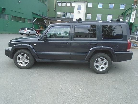 Jeep Commander 9 of 30