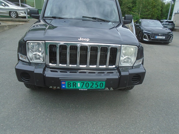 Jeep Commander 2 of 5