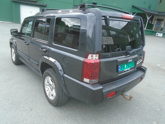 Jeep Commander 13 of 30