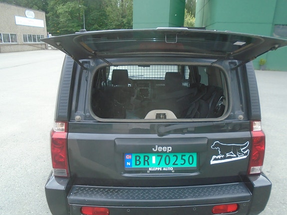 Jeep Commander 14 of 30