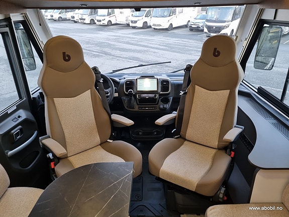 Benimar Amphytrion 967 / NY 2026 / Premium interiør / stekeovn 5 of 30