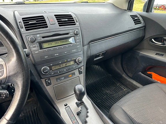 Toyota Avensis 8 of 8