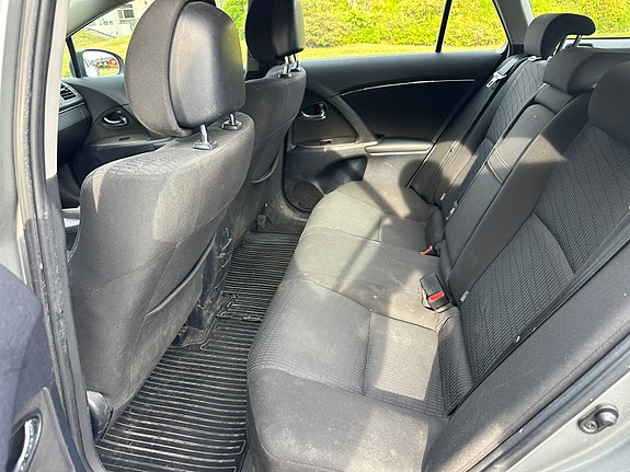Toyota Avensis 6 of 8