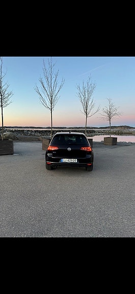 Volkswagen Golf VII 7 of 9