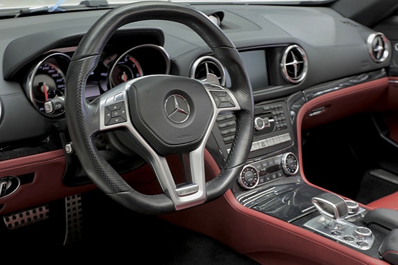 Mercedes-Benz SL63 8 of 14