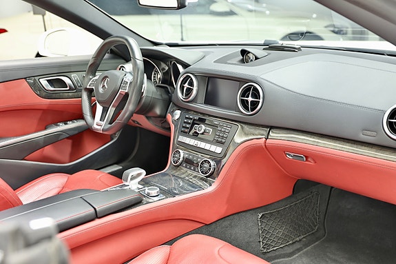 Mercedes-Benz SL63 4 of 14