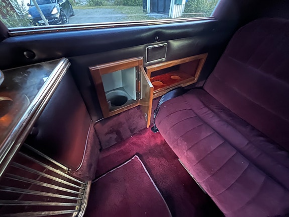 Lincoln Town Car 18 of 29