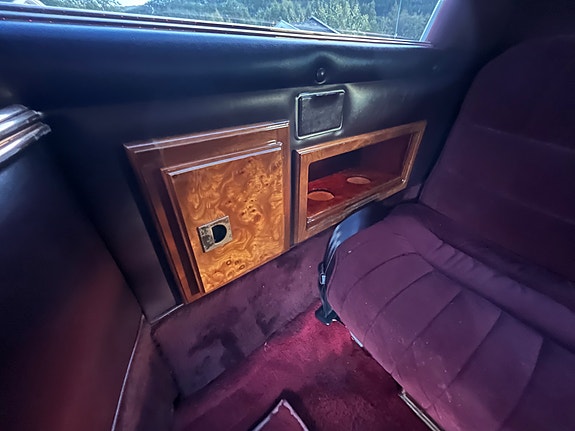 Lincoln Town Car 19 of 29