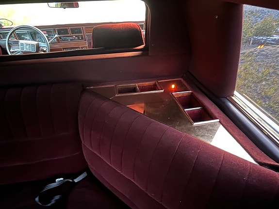 Lincoln Town Car 20 of 29