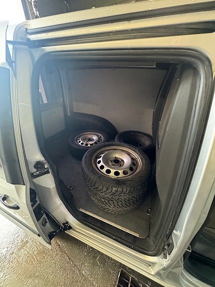 Volkswagen Caddy 4 of 5