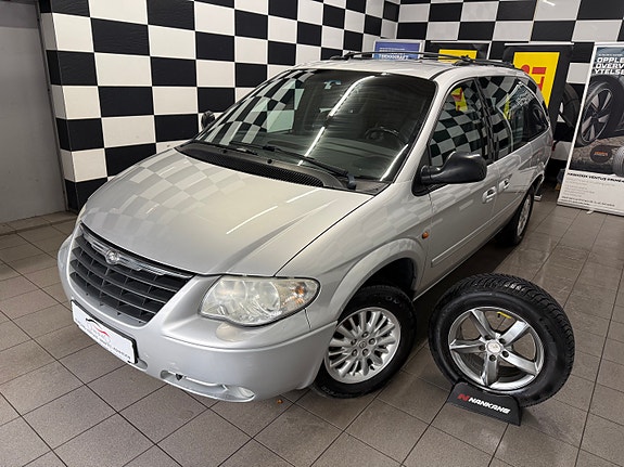 Chrysler Grand Voyager 2 of 5