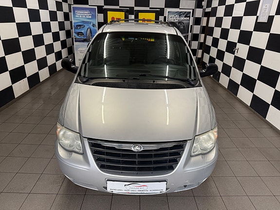 Chrysler Grand Voyager 4 of 5