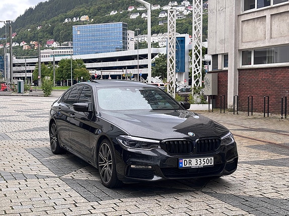 BMW 530e 4 of 5