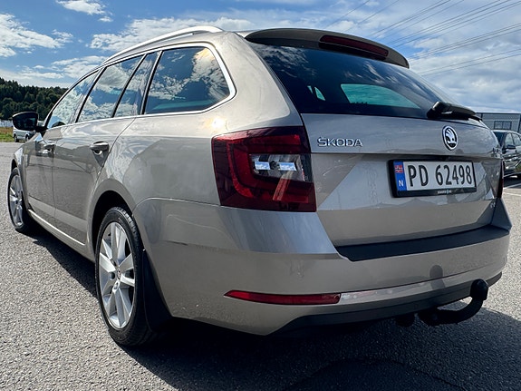Skoda Octavia 3 of 5