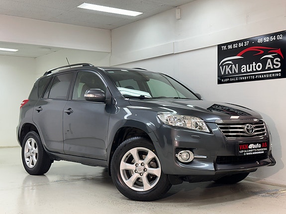 Toyota RAV4 2 of 30