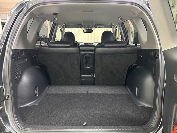 Toyota RAV4 24 of 30