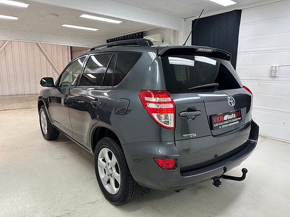 Toyota RAV4 15 of 30
