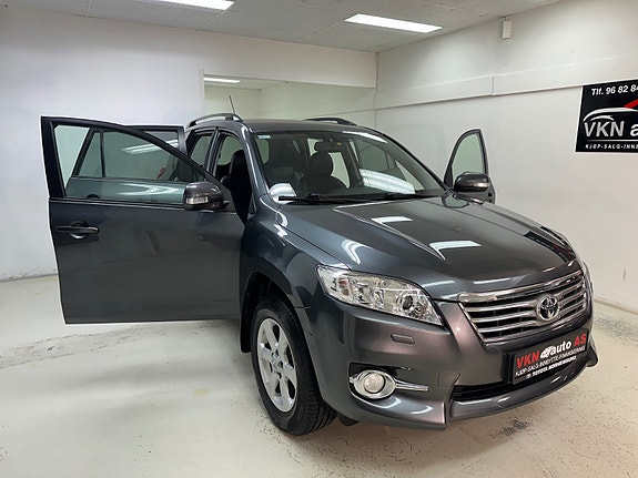 Toyota RAV4 11 of 30