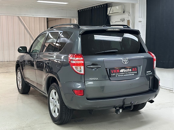 Toyota RAV4 14 of 30