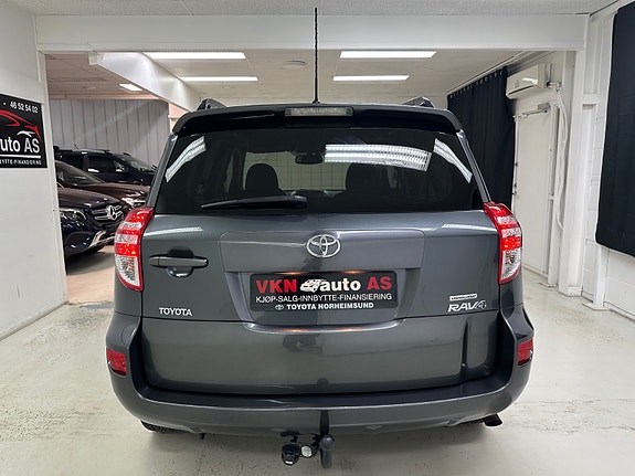 Toyota RAV4 17 of 30