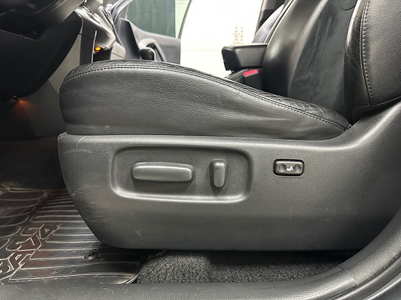 Toyota RAV4 28 of 30