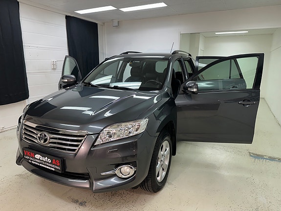 Toyota RAV4 10 of 30