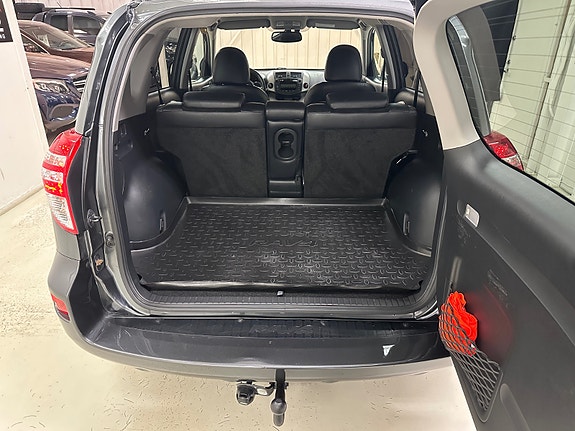 Toyota RAV4 23 of 30