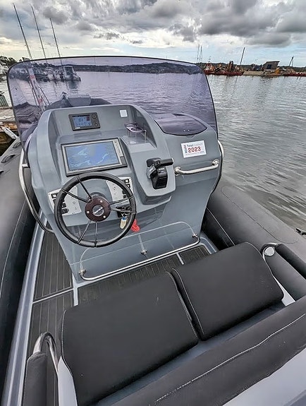 Flott Brig Eagle 780 med 300 hk Yamaha 4 of 5