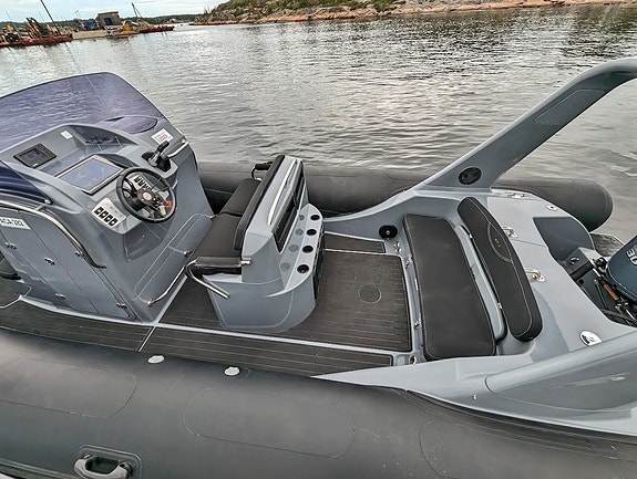 Flott Brig Eagle 780 med 300 hk Yamaha 6 of 8