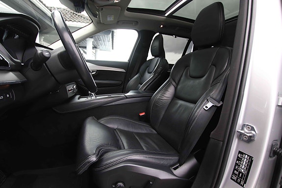 Volvo XC90 11 of 19