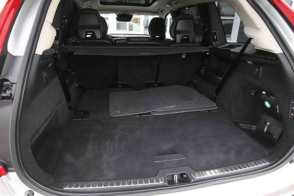 Volvo XC90 17 of 19