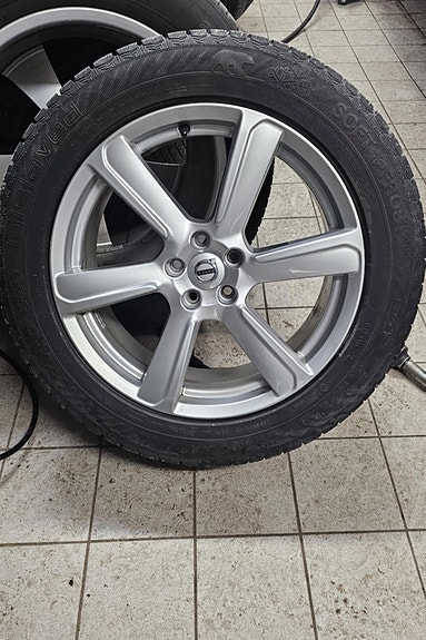 Volvo XC90 19 of 19